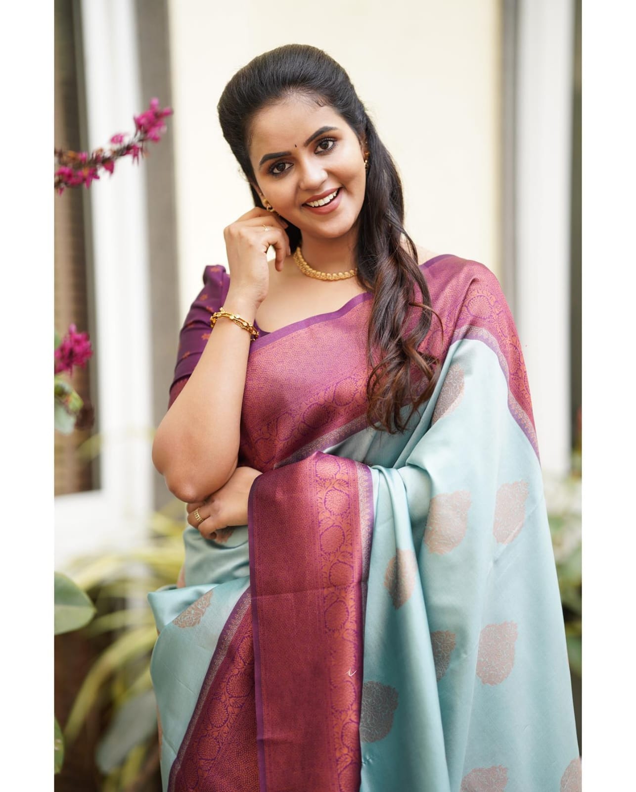 Magnetic Sky Soft Silk Saree With Felicitous Blouse Piece
